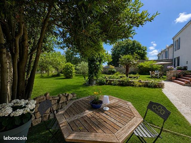 Maison 8 pièces 198 m²