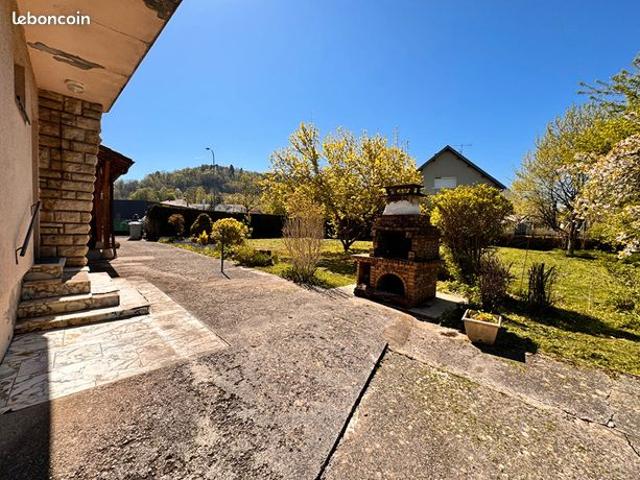 Maison 8 pièces 198 m²