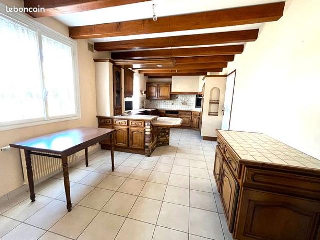 Maison 8 pièces 198 m²