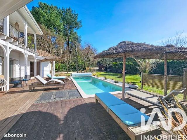 Maison 8 pièces 198 m²