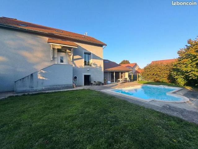 Maison 8 pièces 198 m²