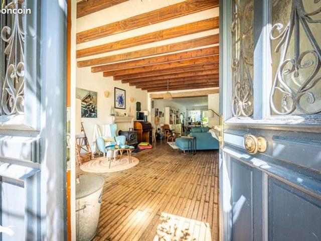 Maison 8 pièces 198 m²