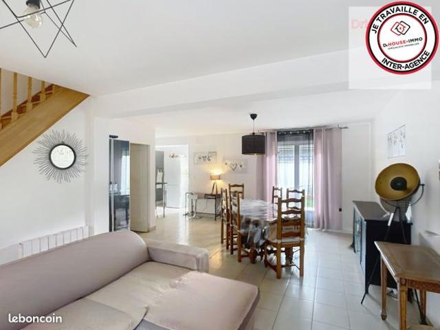 Maison 8 pièces 198 m²