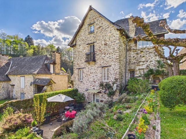 Maison 8 pièces 198 m²