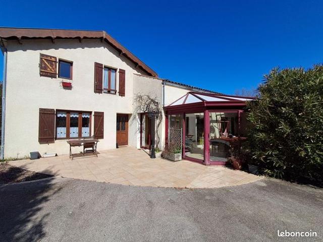 Maison 8 pièces 198 m²