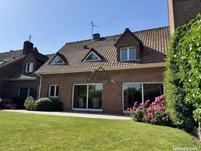 Maison 8 pièces 198 m²