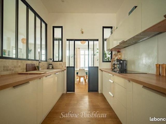Maison 8 pièces 198 m²