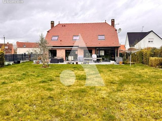 Maison 8 pièces 198 m²