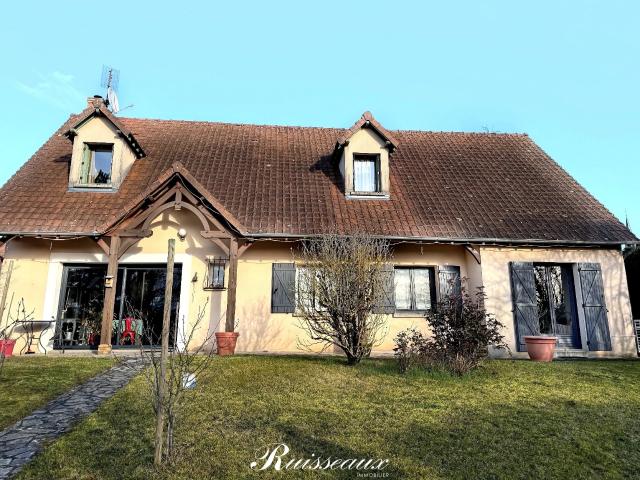 Maison 8 pièces 198 m²