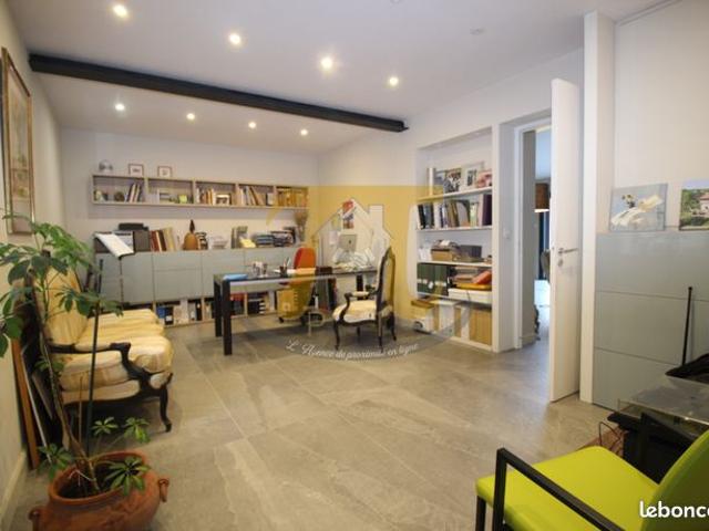 Maison 8 pièces 198 m²