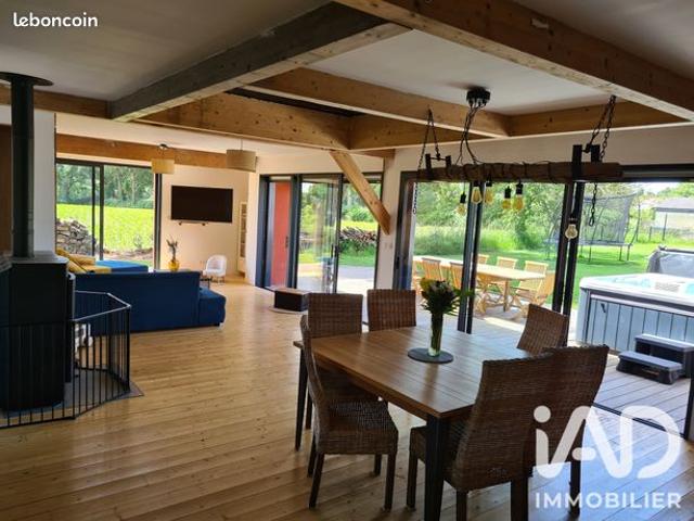 Maison 8 pièces 199 m²