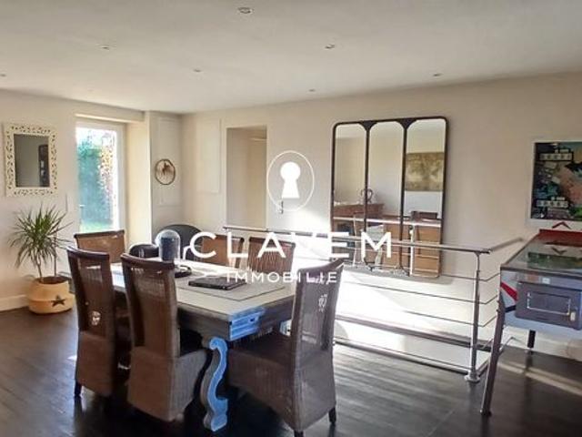 Maison 8 pièces 199 m²