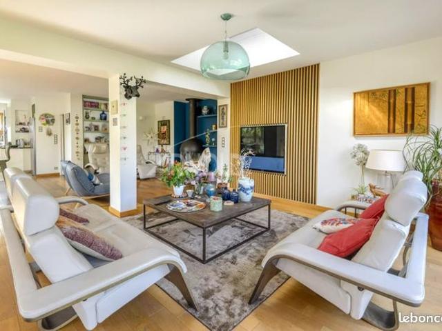 Maison 8 pièces 199 m²