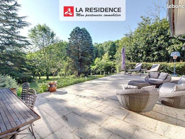 Maison 8 pièces 199 m²