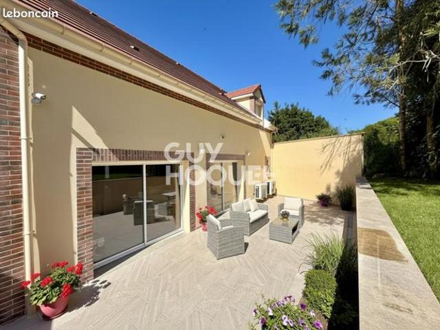 Maison 8 pièces 199 m²