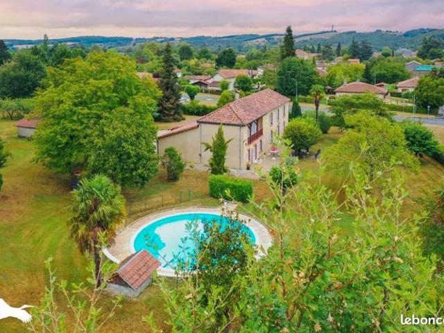 Maison 8 pièces 190 m²
