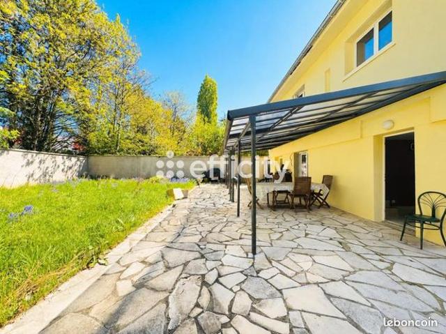 Maison 8 pièces 190 m²