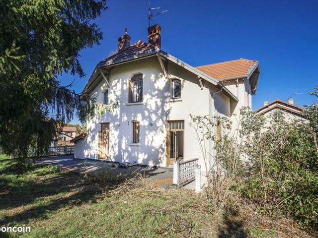 Maison 8 pièces 190 m²