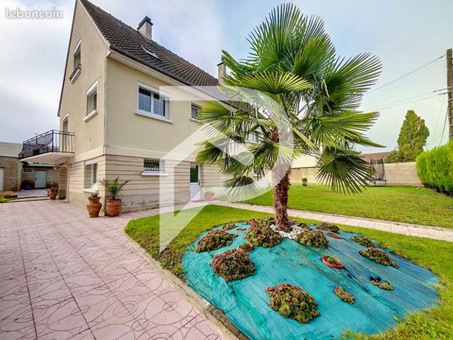 Maison 8 pièces 190 m²