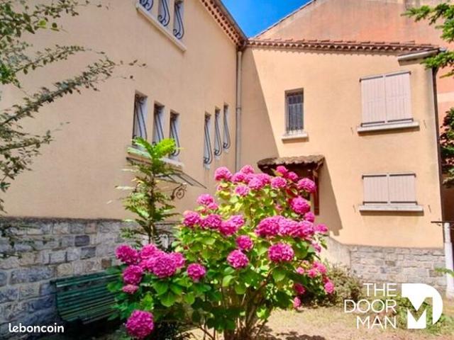 Maison 8 pièces 190 m²