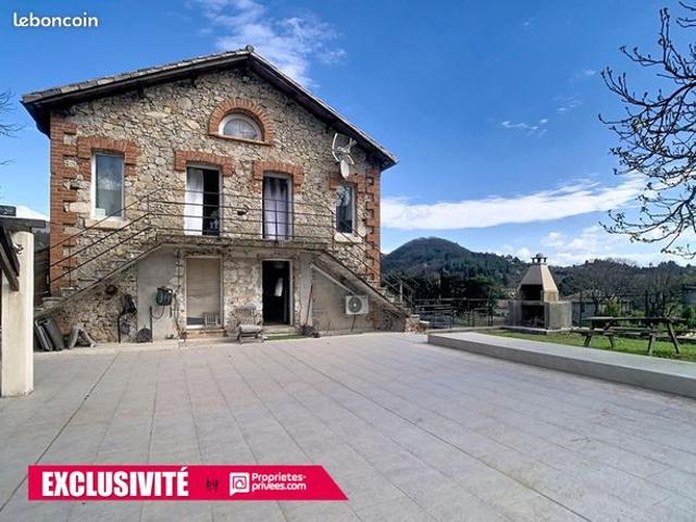 Maison 8 pièces 190 m²