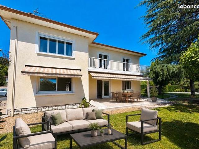 Maison 8 pièces 190 m²