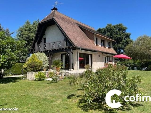 Maison 8 pièces 190 m²