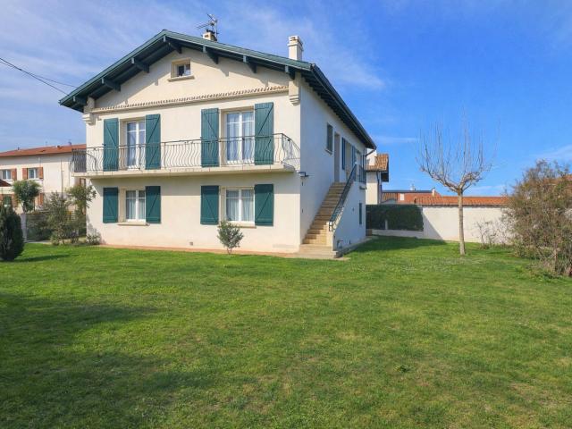 Maison 8 pièces 190 m²