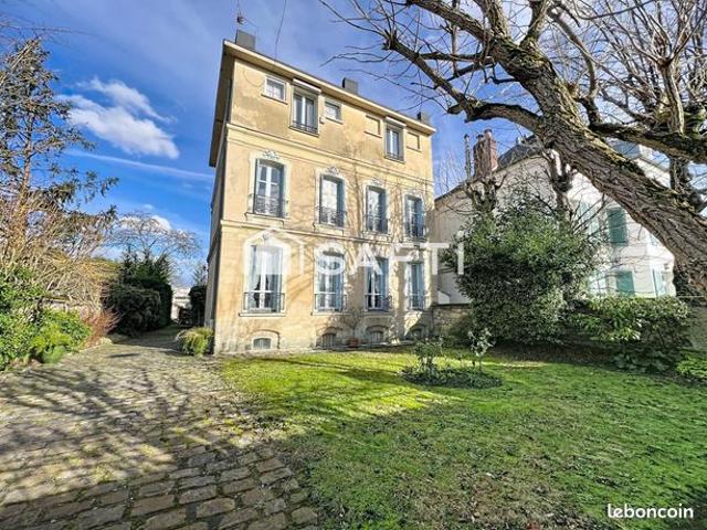 Maison 8 pièces 190 m²
