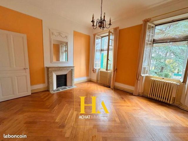 Maison 8 pièces 190 m²