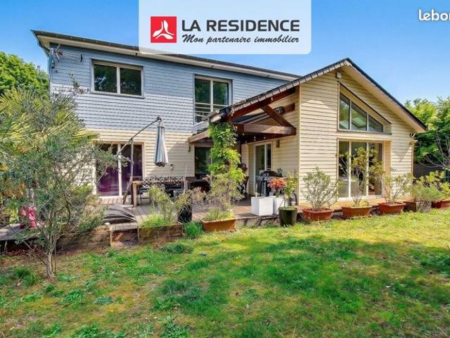Maison 8 pièces 190 m²