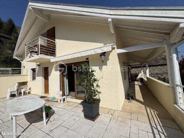 Maison 8 pièces 190 m²