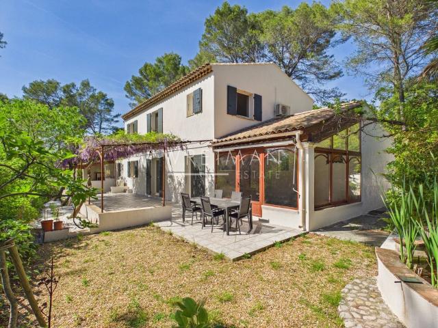 Maison 8 pièces 190 m²