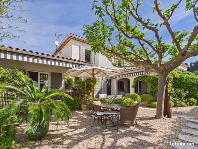 Maison 8 pièces 191 m²
