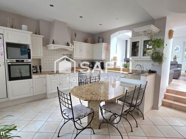 Maison 8 pièces 191 m²