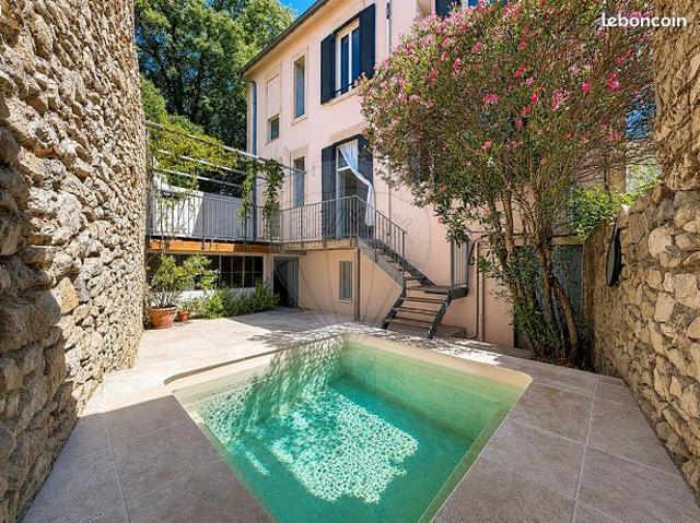 Maison 8 pièces 191 m²