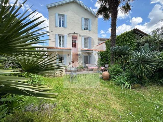 Maison 8 pièces 192 m²
