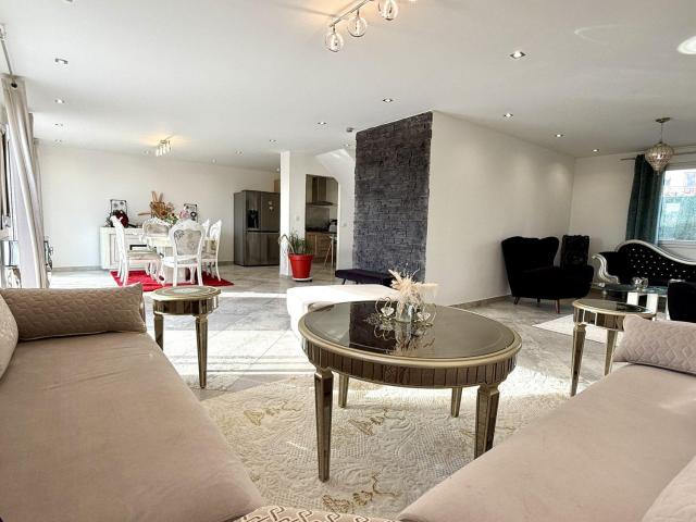 Maison 8 pièces 192 m²