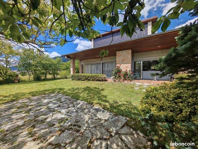Maison 8 pièces 192 m²