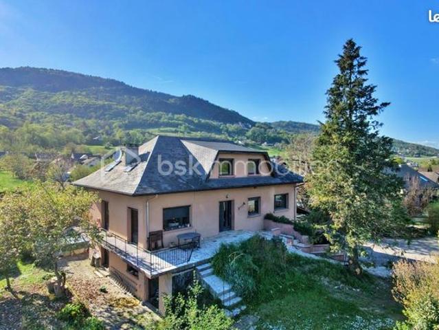 Maison 8 pièces 192 m²