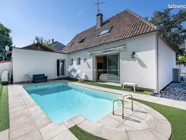 Maison 8 pièces 192 m²