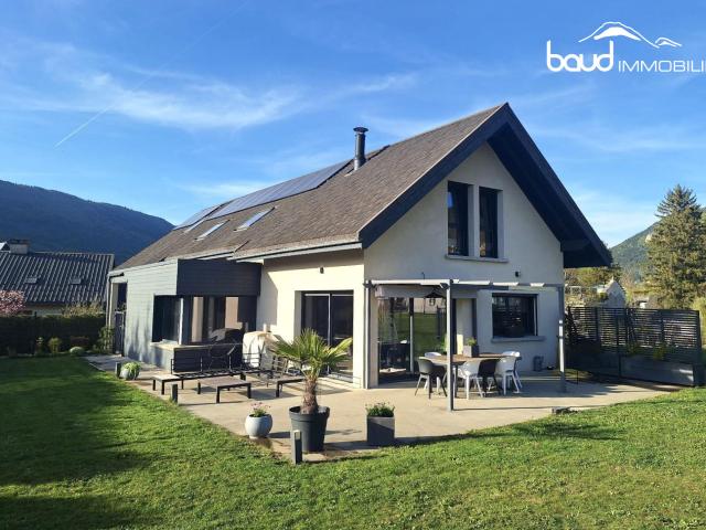 Maison 8 pièces 192 m²