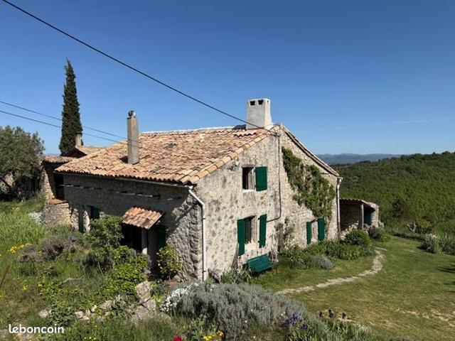Maison 8 pièces 192 m²