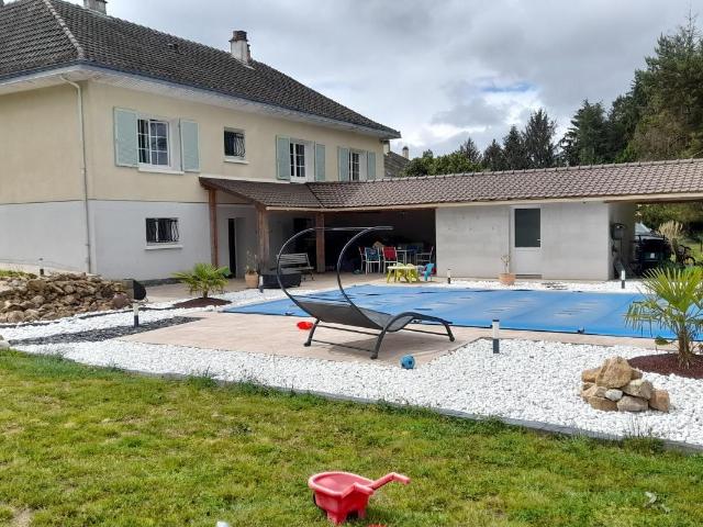 Maison 8 pièces 192 m²