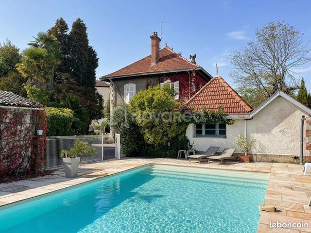 Maison 8 pièces 192 m²