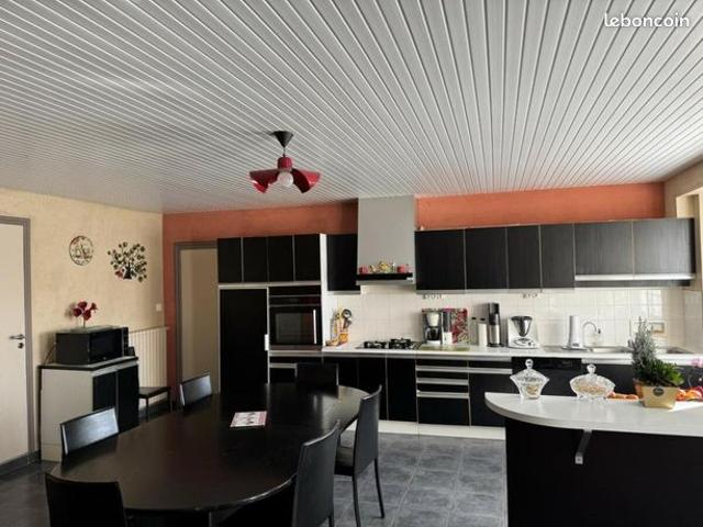 Maison 8 pièces 193 m²