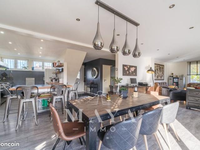 Maison 8 pièces 193 m²