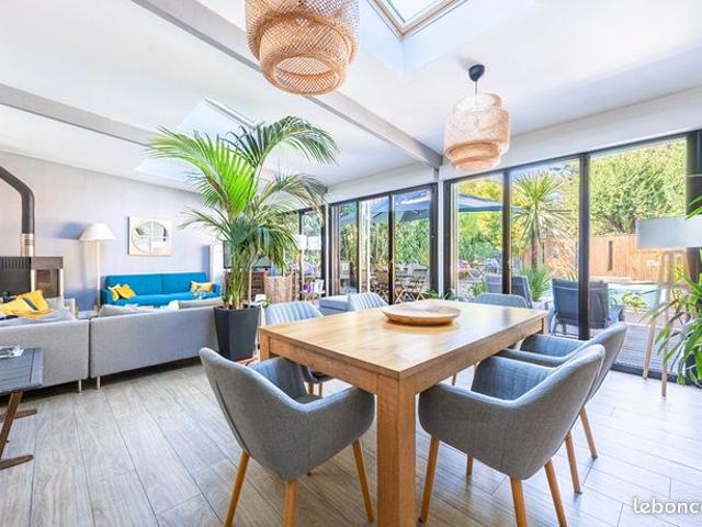 Maison 8 pièces 193 m²