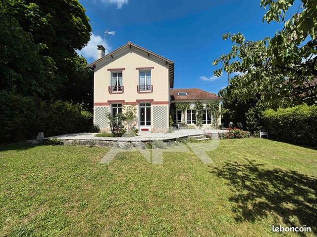 Maison 8 pièces 193 m²