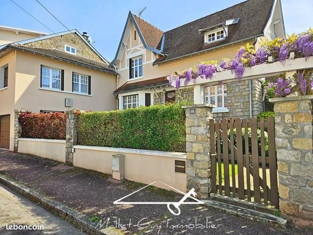 Maison 8 pièces 193 m²
